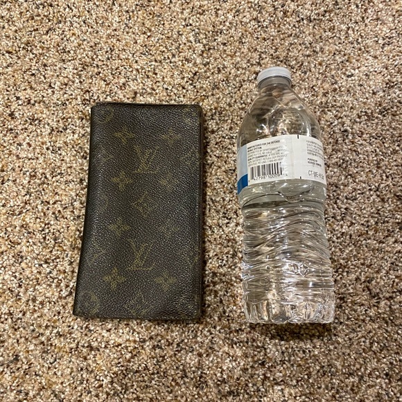 Handbags - 😍😍Louis Vuitton wallet